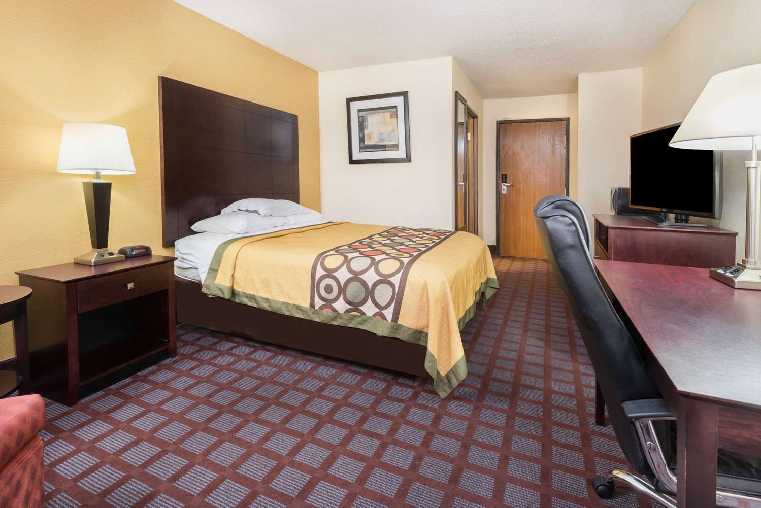 Super 8 by Wyndham Bloomington University Area 19/41