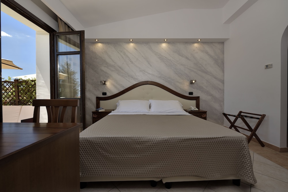 Nicoletta Hotel 34/69