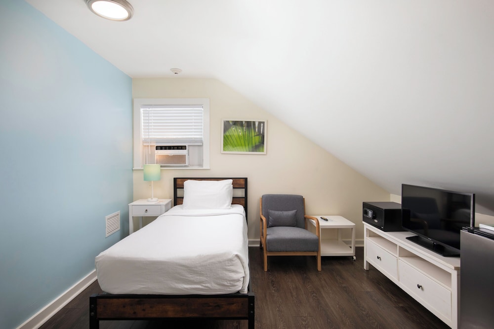 The Southernmost Inn - Adult Only 26/60