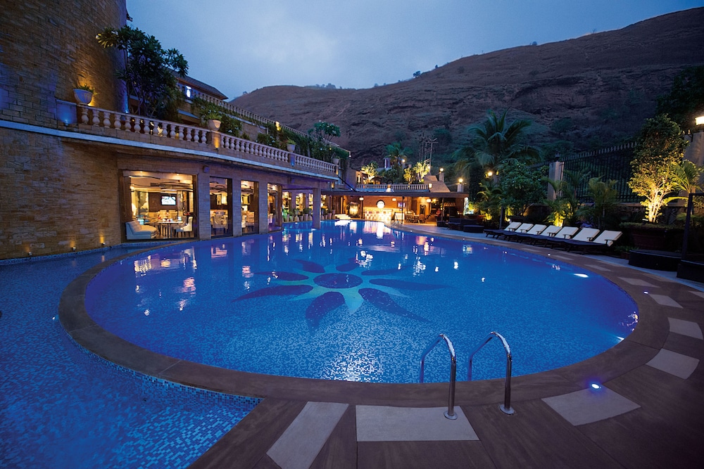 Della Resorts 26/50