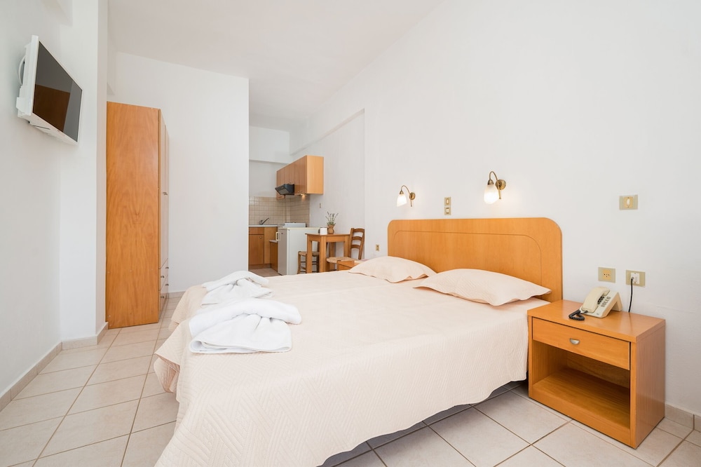 Adonis Hotel 23/52