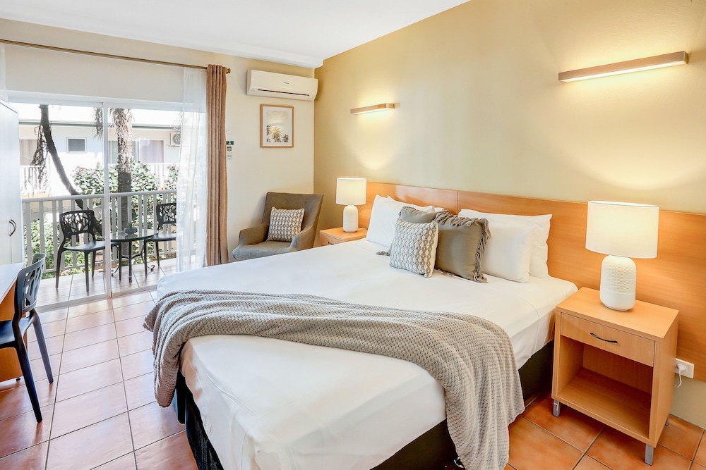CORAL TREE INN 11/53