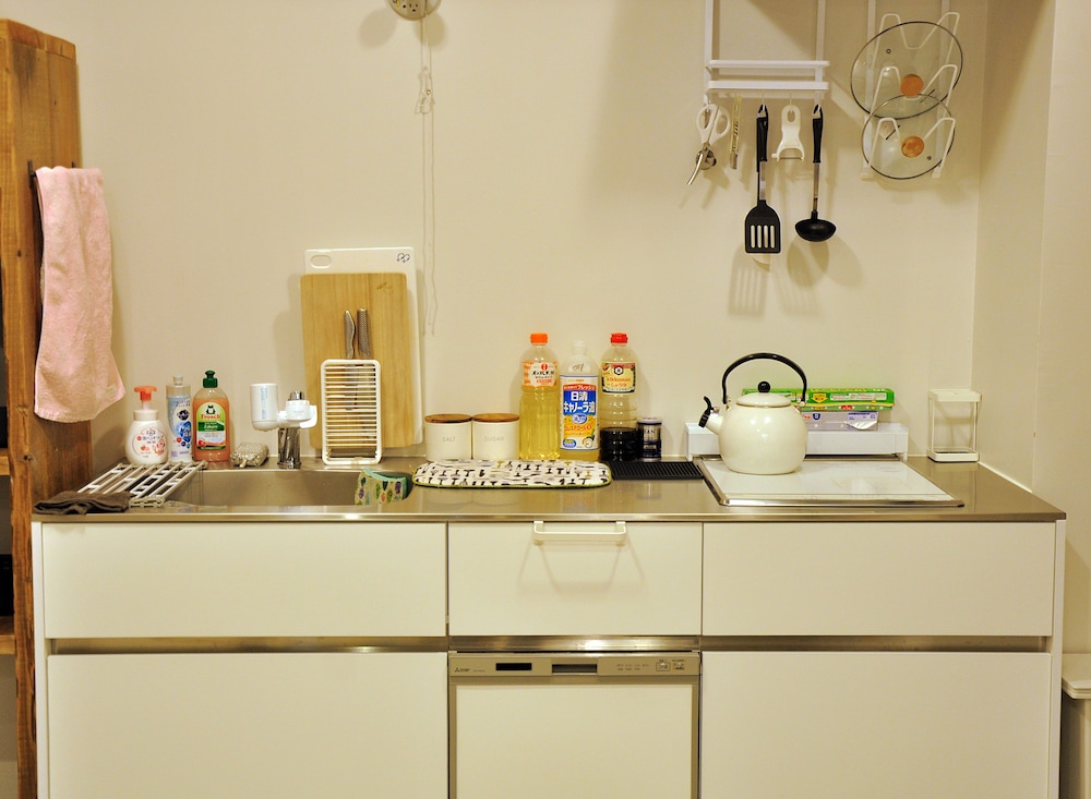 Akicafe Inn Guesthouse 56/58