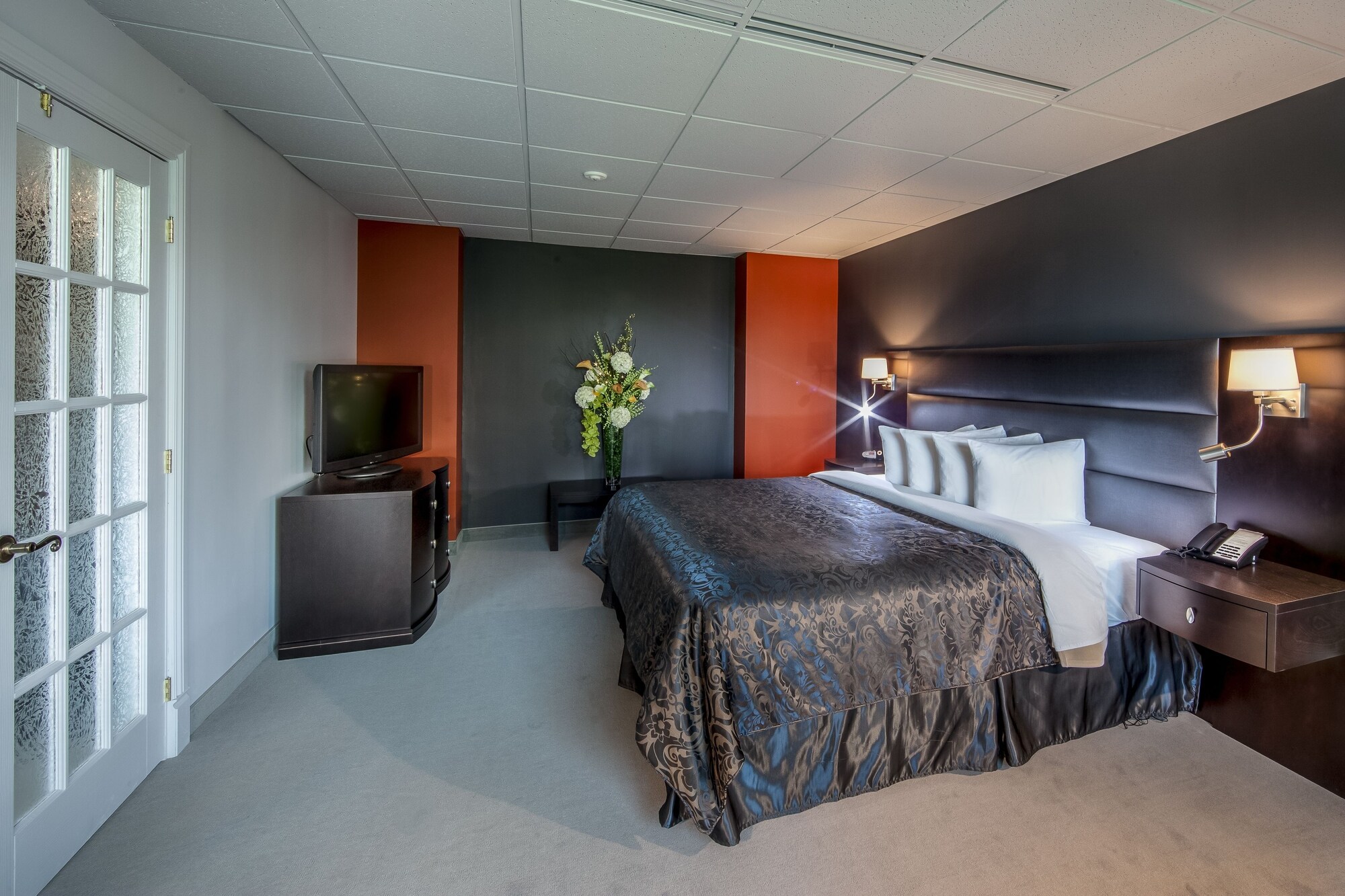 SIGNATURE, SUITE, RIVER VIEW