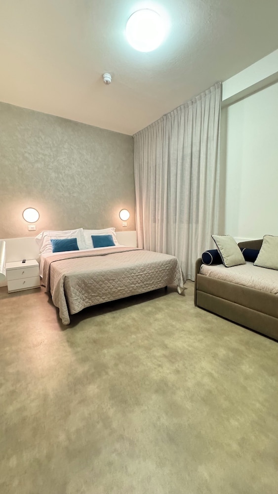 Hotel Cristina 15/45