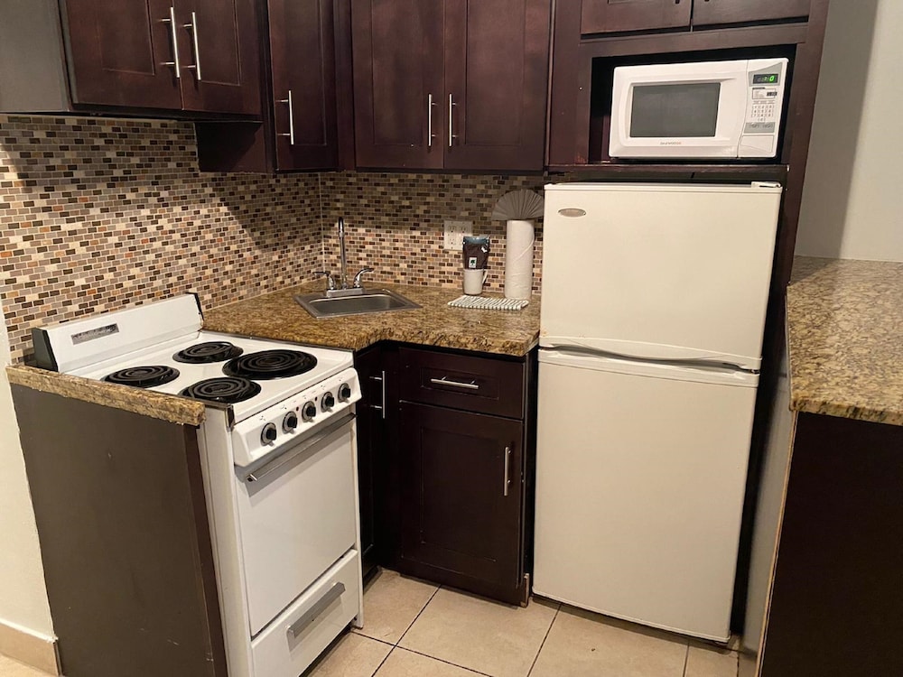 Ocean Front Casablanca Studios with FULL KITCHENS & Beach access By BL Rentals 6/50