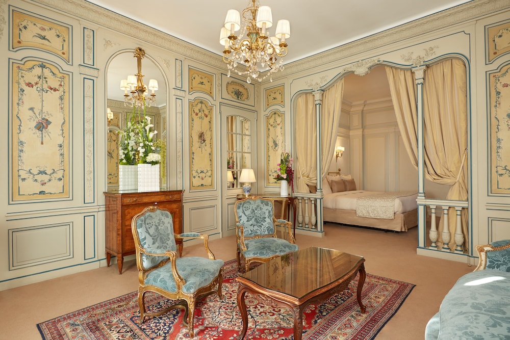 HOTEL RAPHAEL 49/80