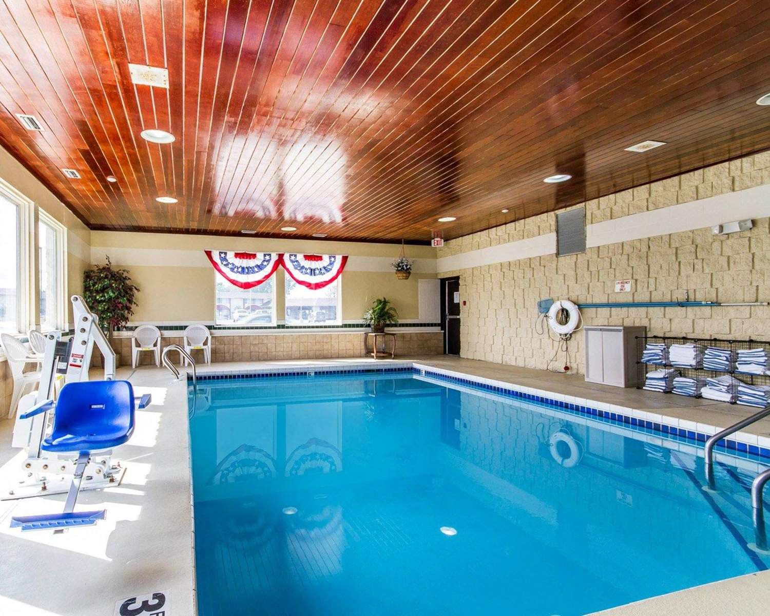 Quality Inn La Crosse North 10/24