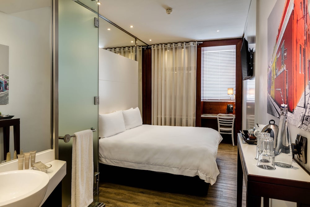 Protea Hotel Fire & Ice by Marriott Cape Town 12/34