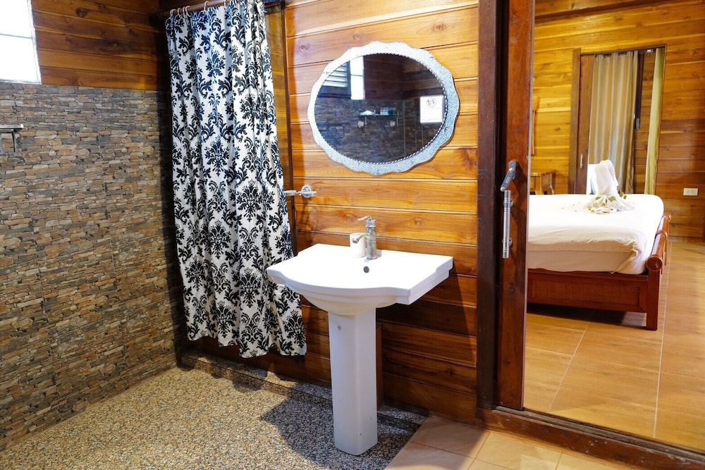 Anda Resort Koh Lipe 50/50