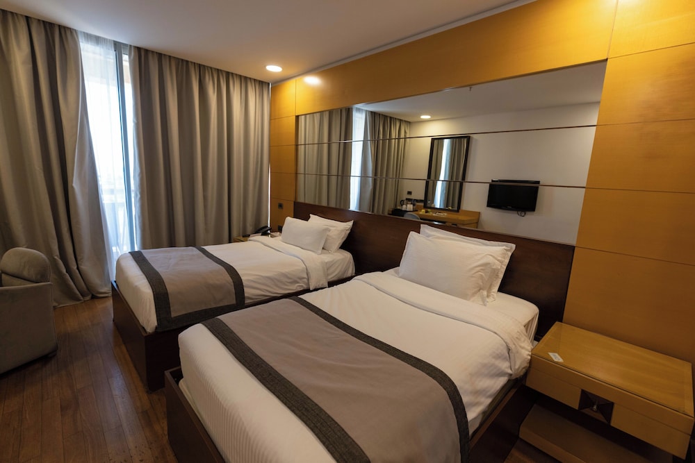 Coral Beach Hotel & Resort Beirut 10/49