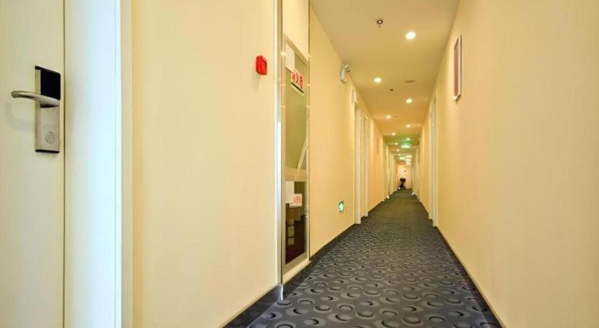 7 Days Inn (Xian Jiaotong University Medical College Weiyi Street Metro Station) 52/69
