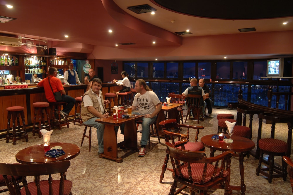 AL FALAJ HOTEL 42/60