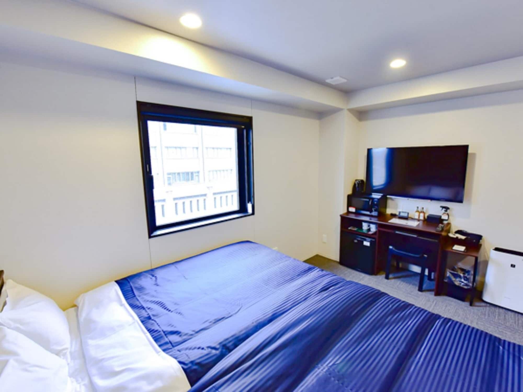 ROOM, TWIN BEDS, SMOKING