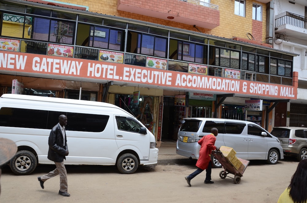 Sir Kanja's Hotel 15/24