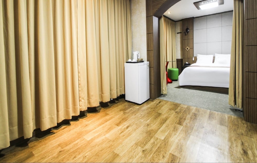 Uljin Grand Hotel 17/26