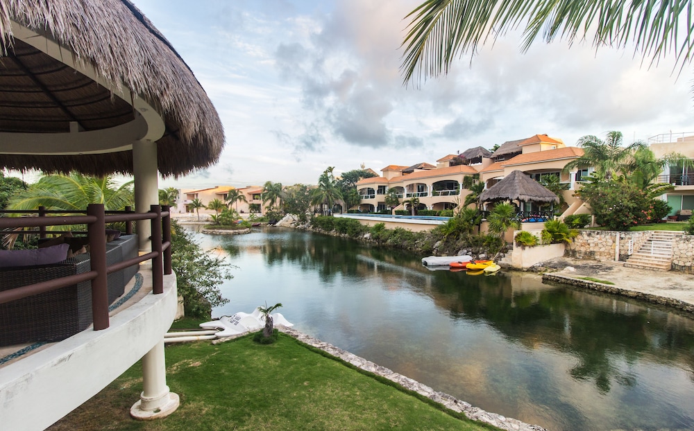 Coral Maya Stay Suites 44/50
