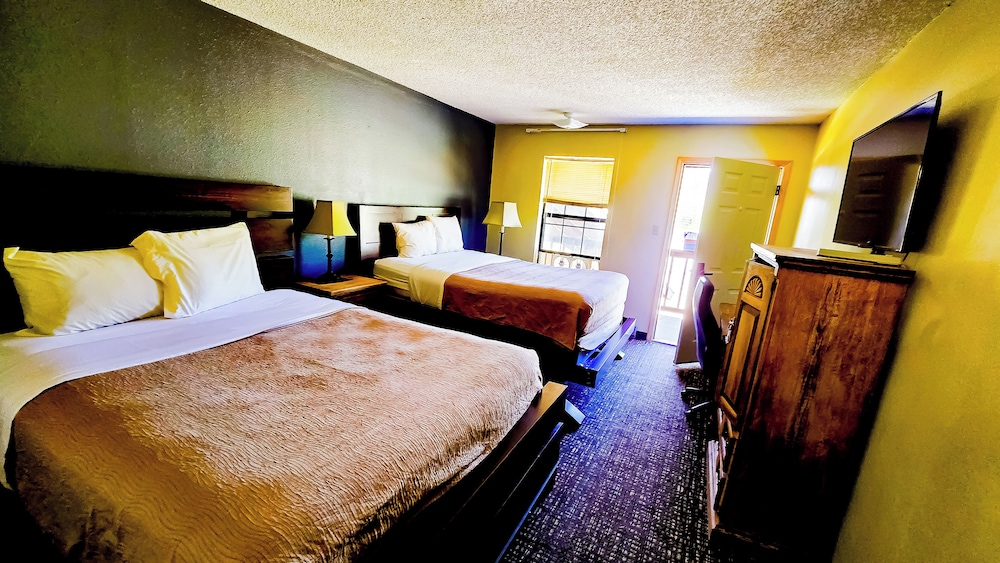 Upgrade, 2 Queen Beds