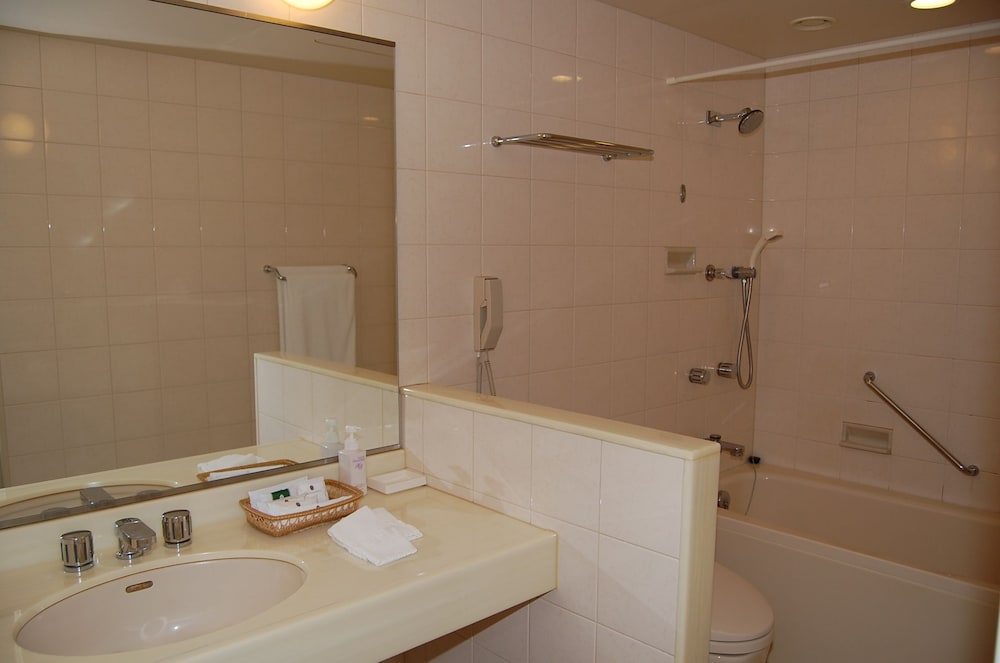 Luke Plaza Hotel 29/31