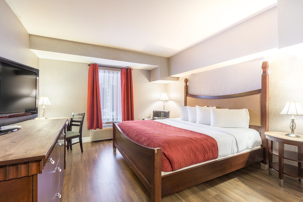 STANDARD, QUEEN BED