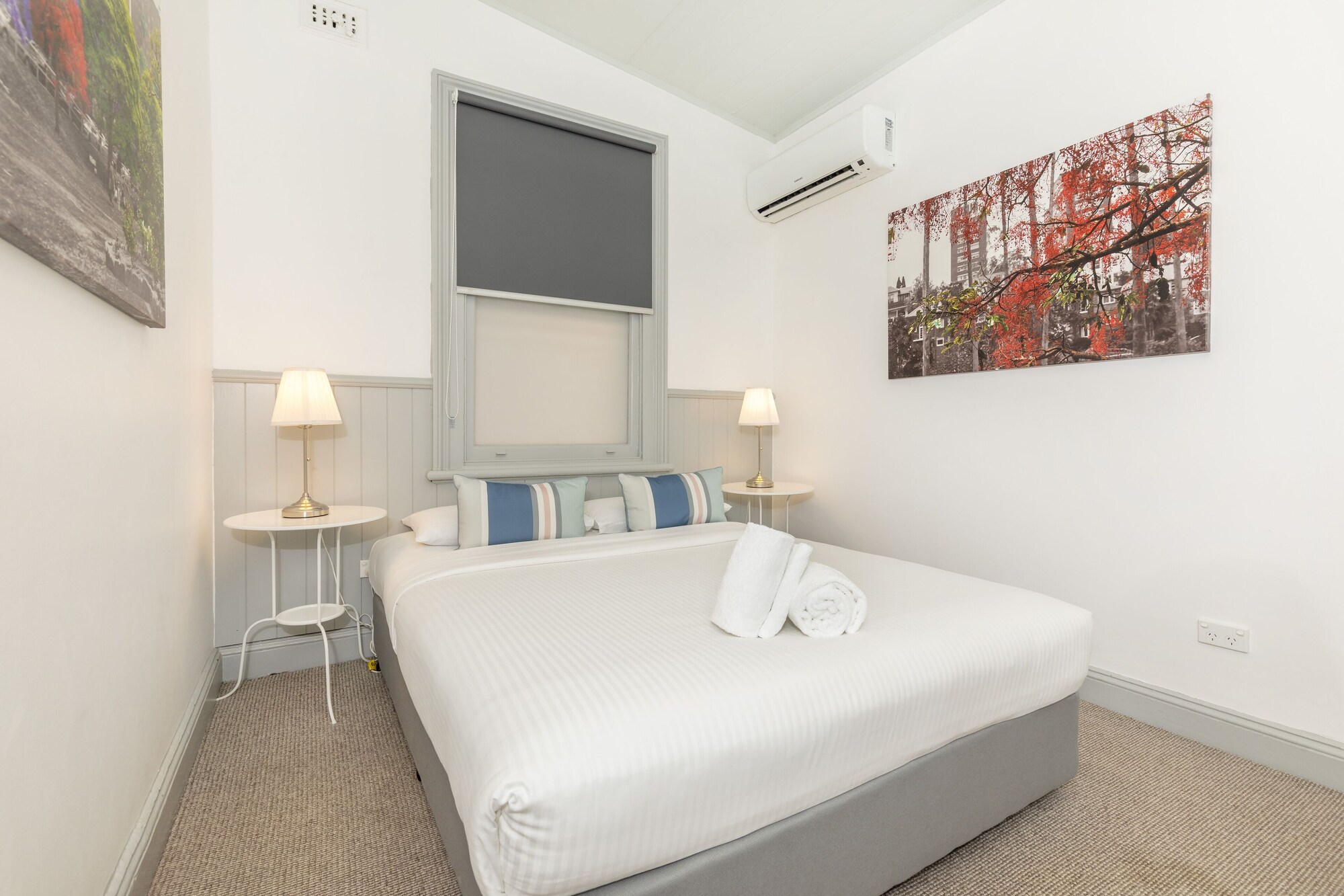 ROOM, QUEEN BED, SHARED BATHROOM