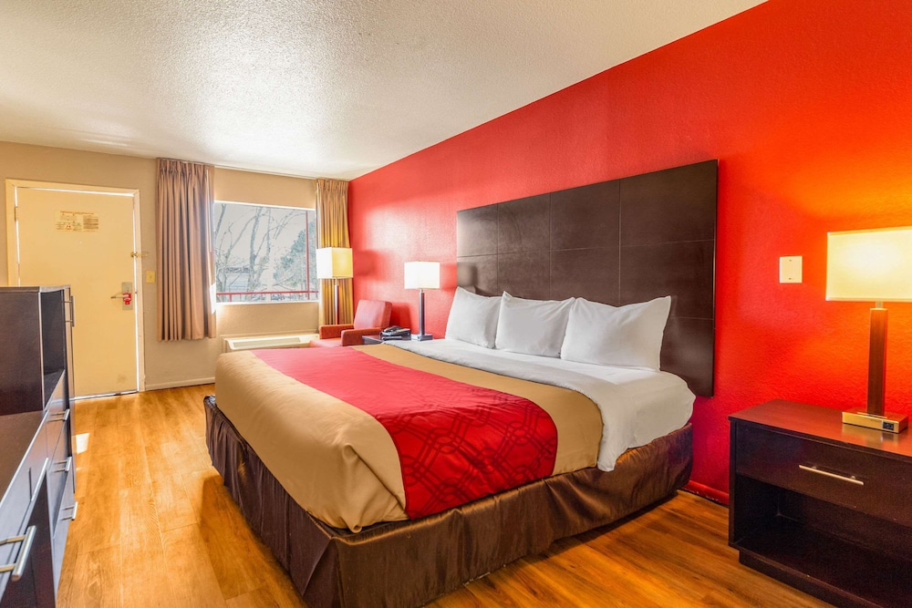 Econo Lodge Meridian 9/28