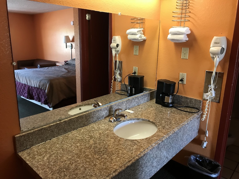American Inn Cleburne 6/31