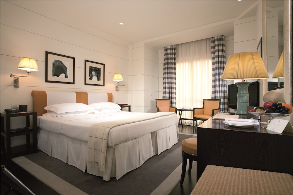 GALLERY, PRESTIGE
