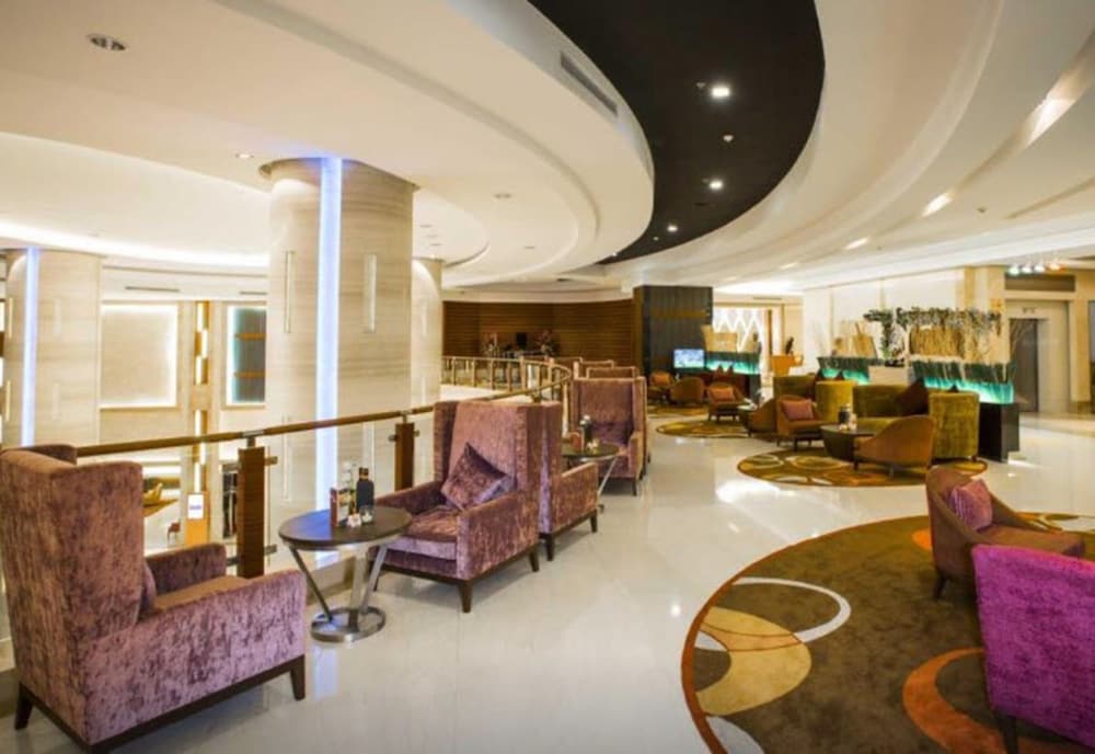 The Grand Fourwings Convention Hotel 5/45