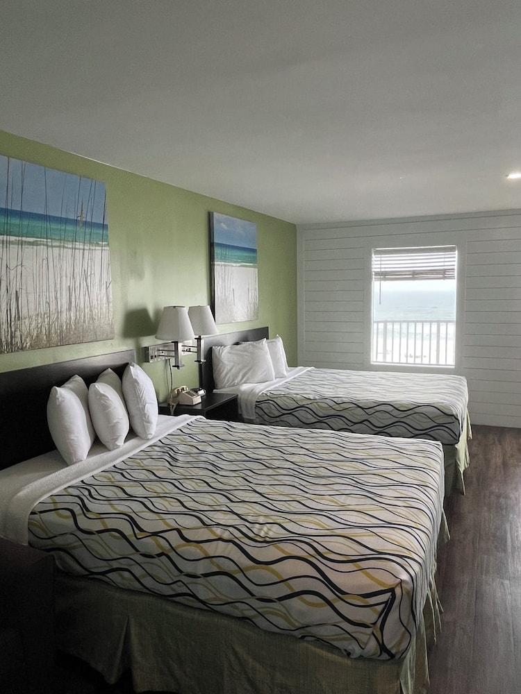 Boardwalk Beach Resort Hotel 28/65