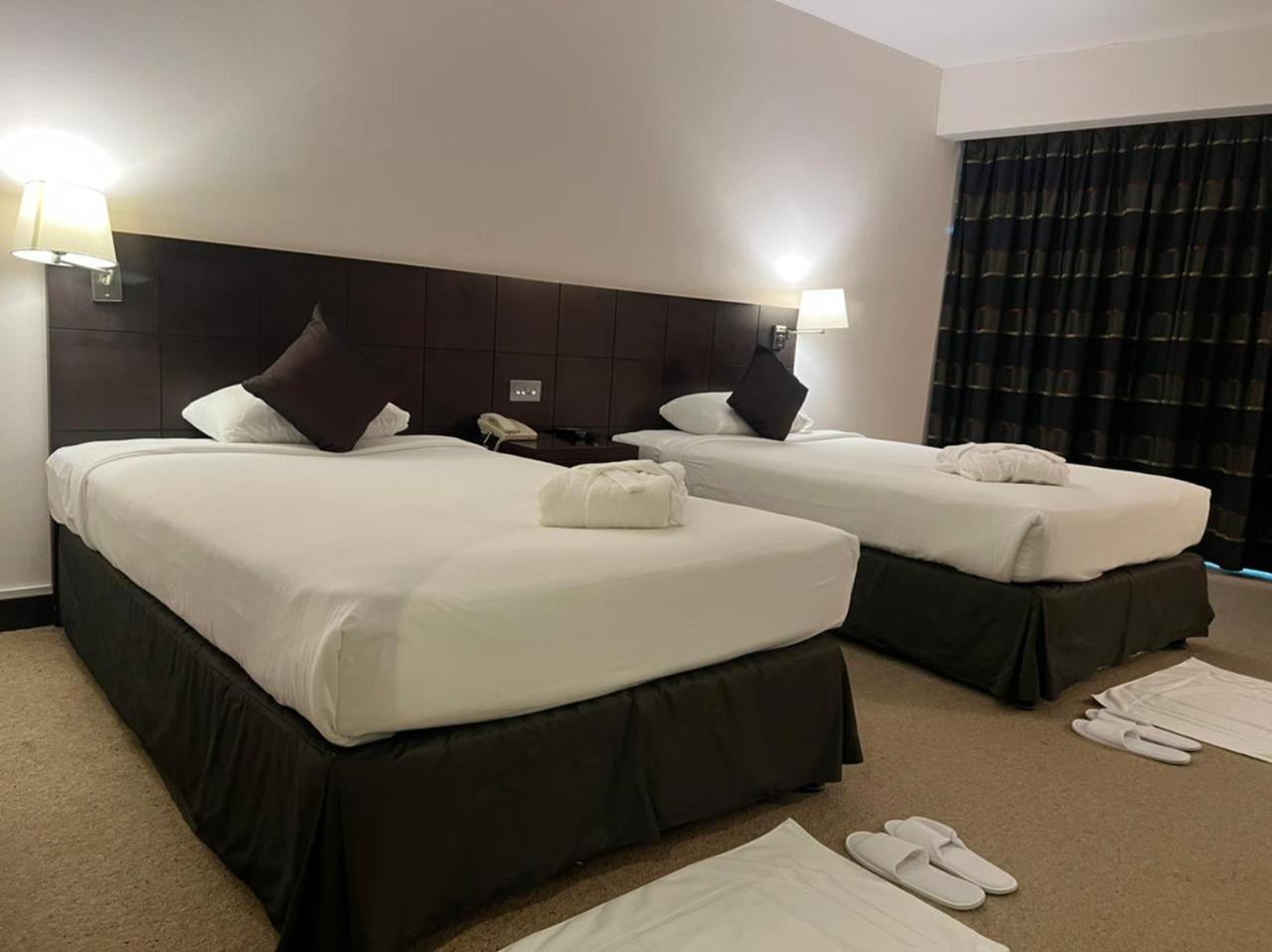 Room, Twin Beds