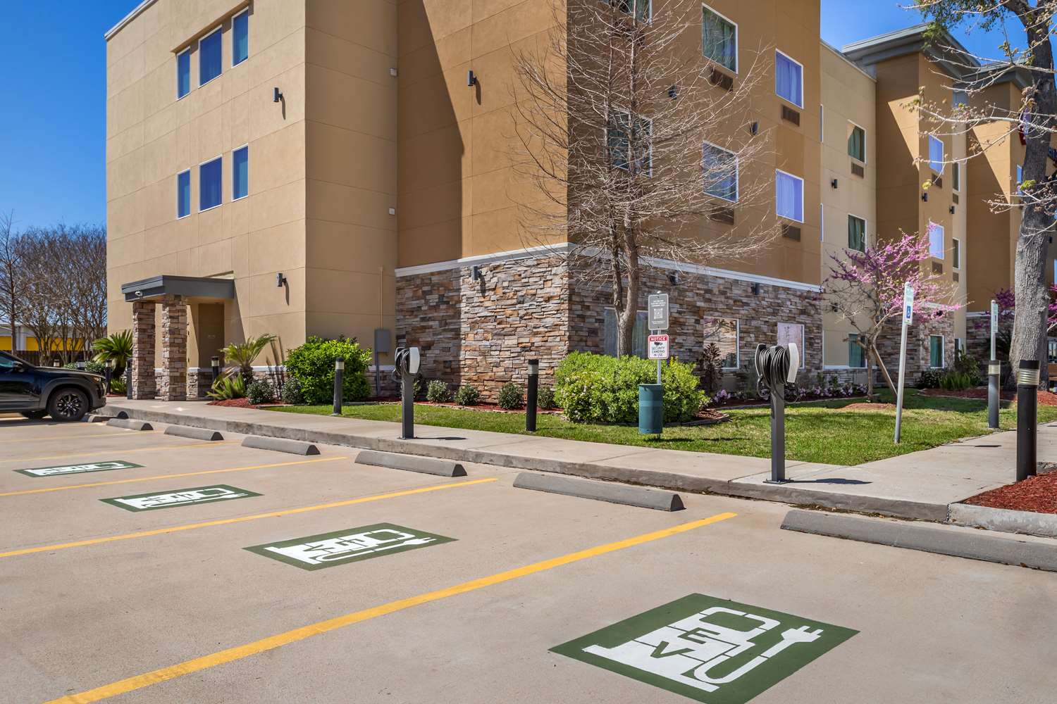 Best Western Plus Lake Jackson Inn and Suites 9/15
