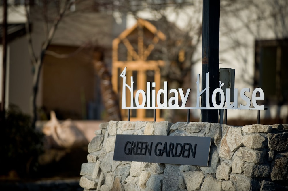 Holiday House Green Garden 31/66