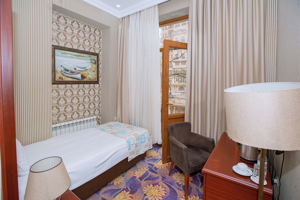 Clover Hotel Baku 32/50