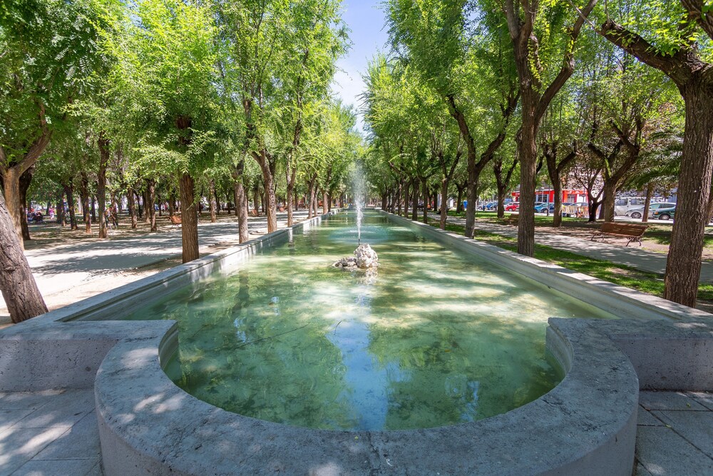 Hostal Gran Via 28/40