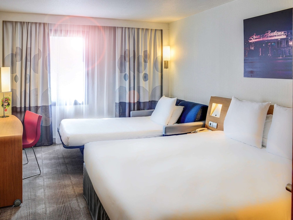 Novotel Paris Suresnes Longchamp 12/48