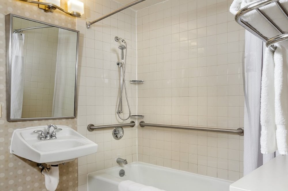 Concord Plaza Hotel 19/58