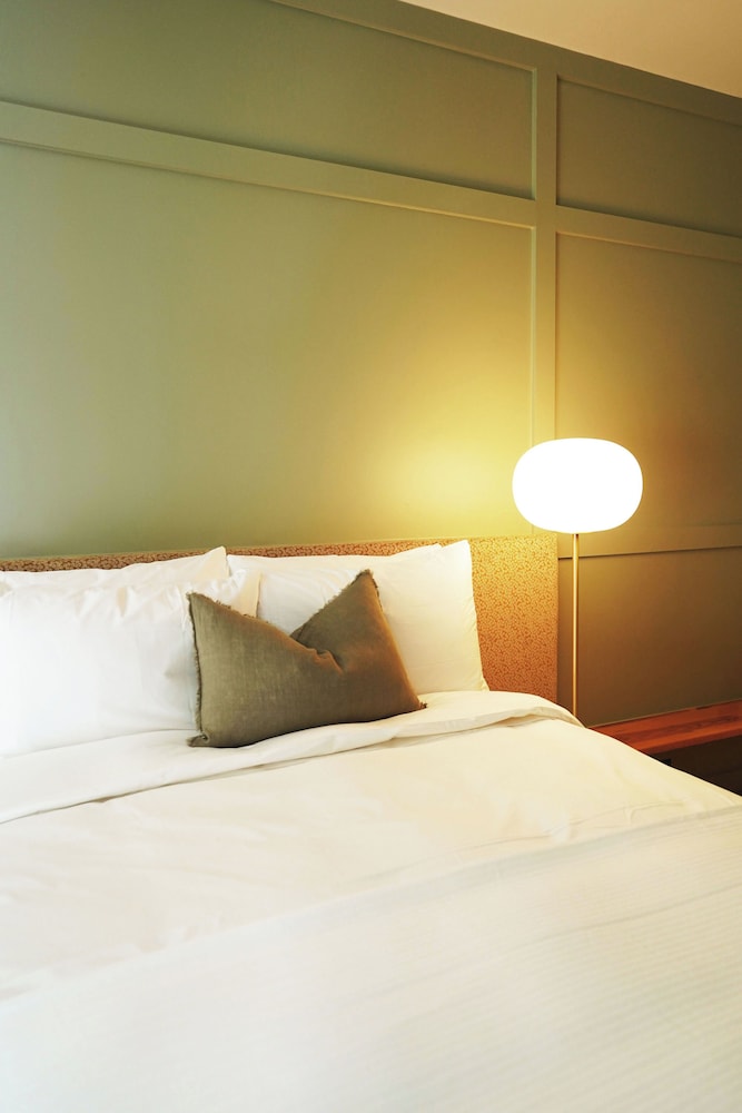 Albert Hotel 19/45