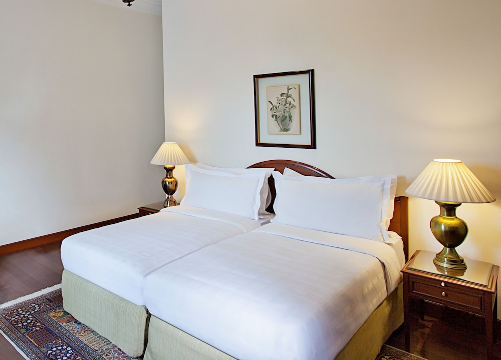 Maidens Hotel 12/39
