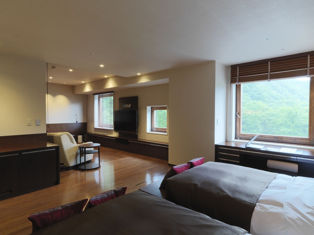 DELUXE, TWIN BEDS, SAUNA
