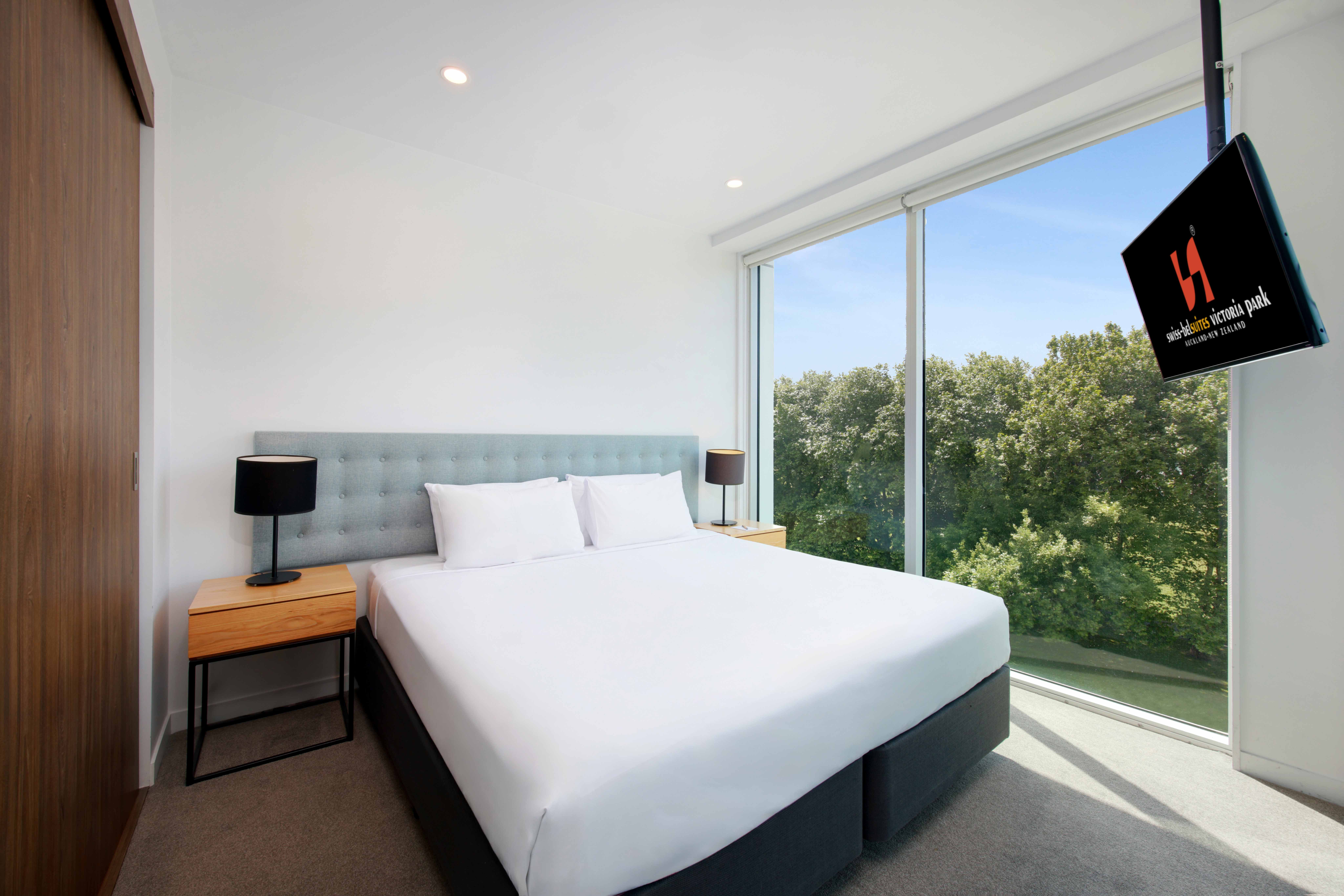 2 Bedrooms, Suite