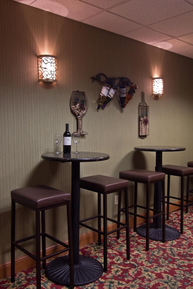 Coshocton Village Inn and Suites 8/68