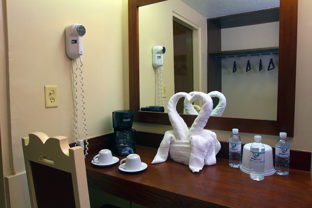 Estero Beach Hotel & Resort 47/70