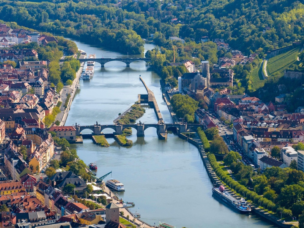 Mercure Hotel Wuerzburg Am Mainufer 61/66