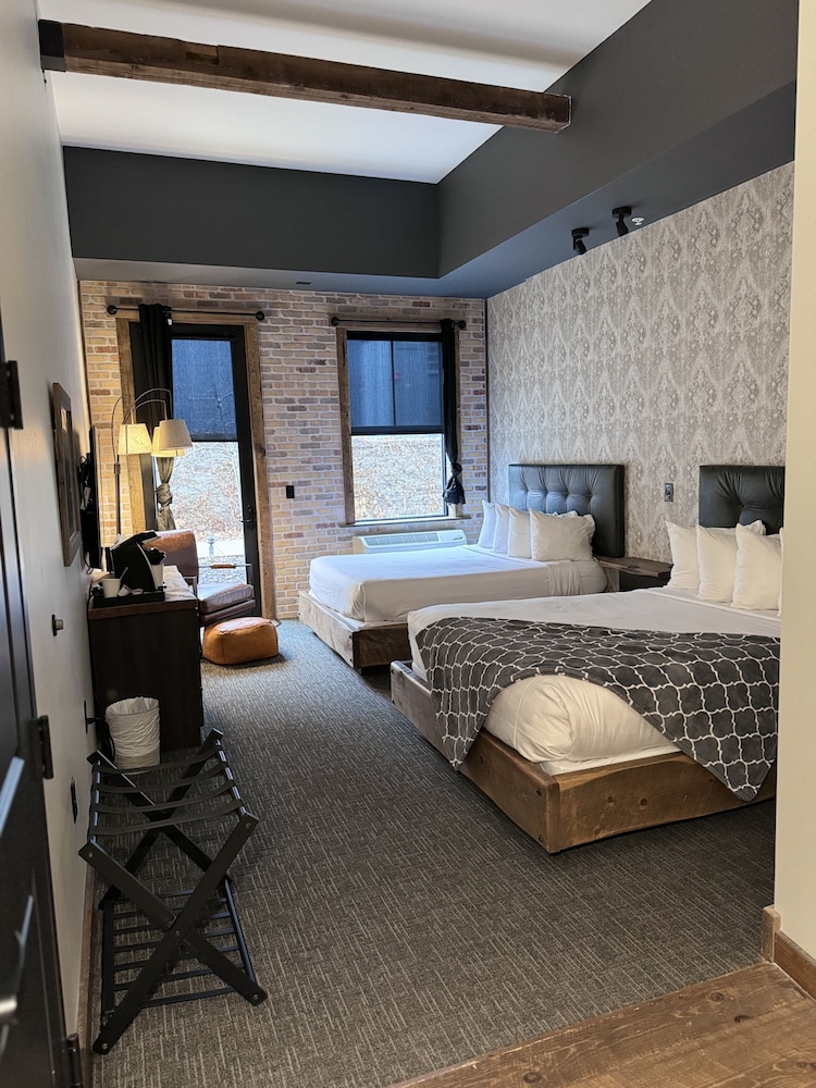 Hotel Crosby 17/62
