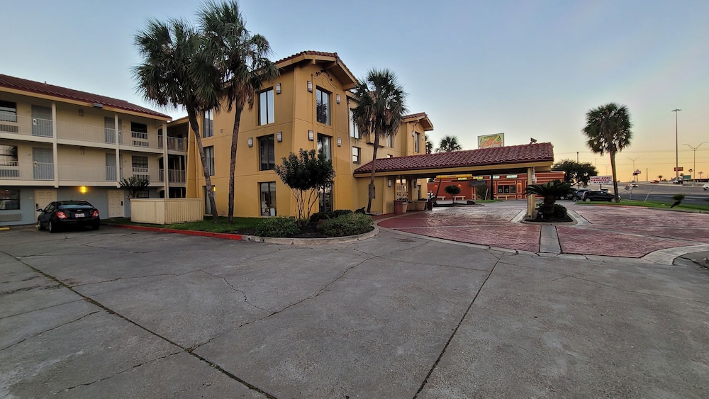 La Quinta Inn by Wyndham Corpus Christi South 1/33