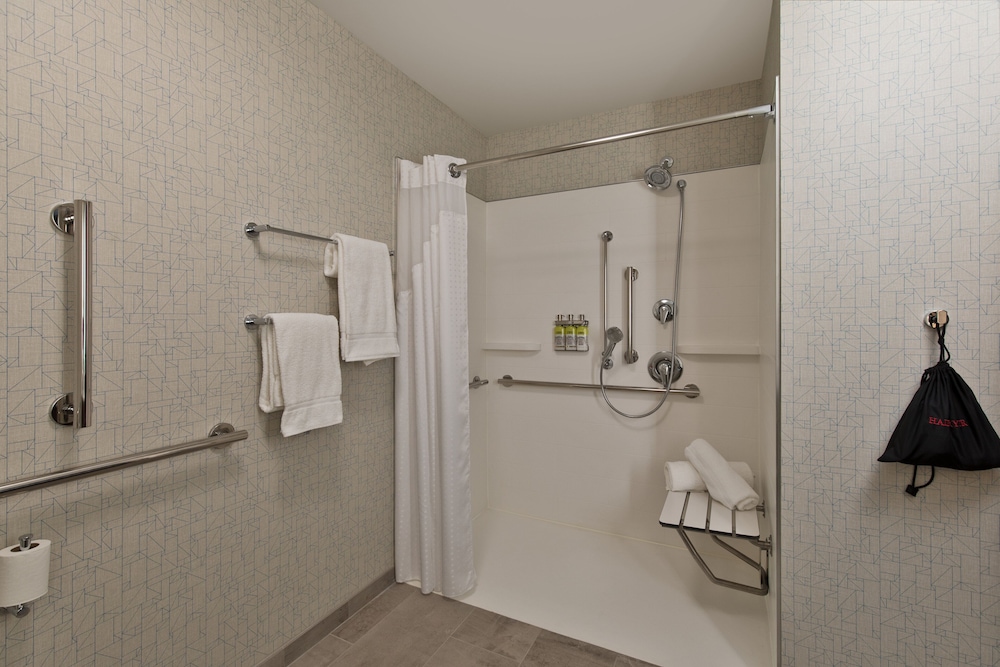 Holiday Inn Express Suites Portland Airport Cascade Stn 13/49