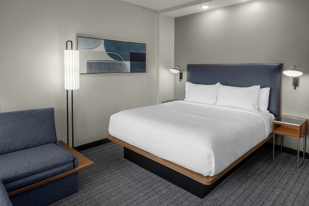 Courtyard By Marriott Sherman 12/45