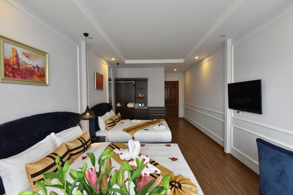 S Central Hotel 26/33