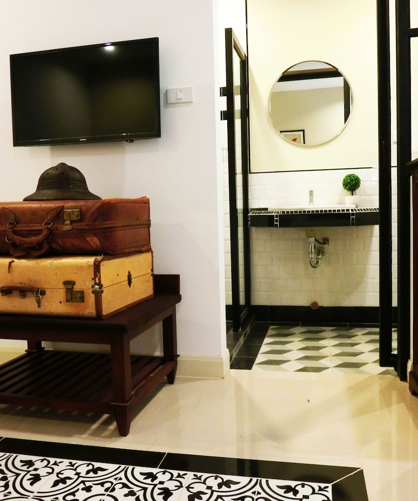 Bloom Boutique Hotel And Cafe 23/34